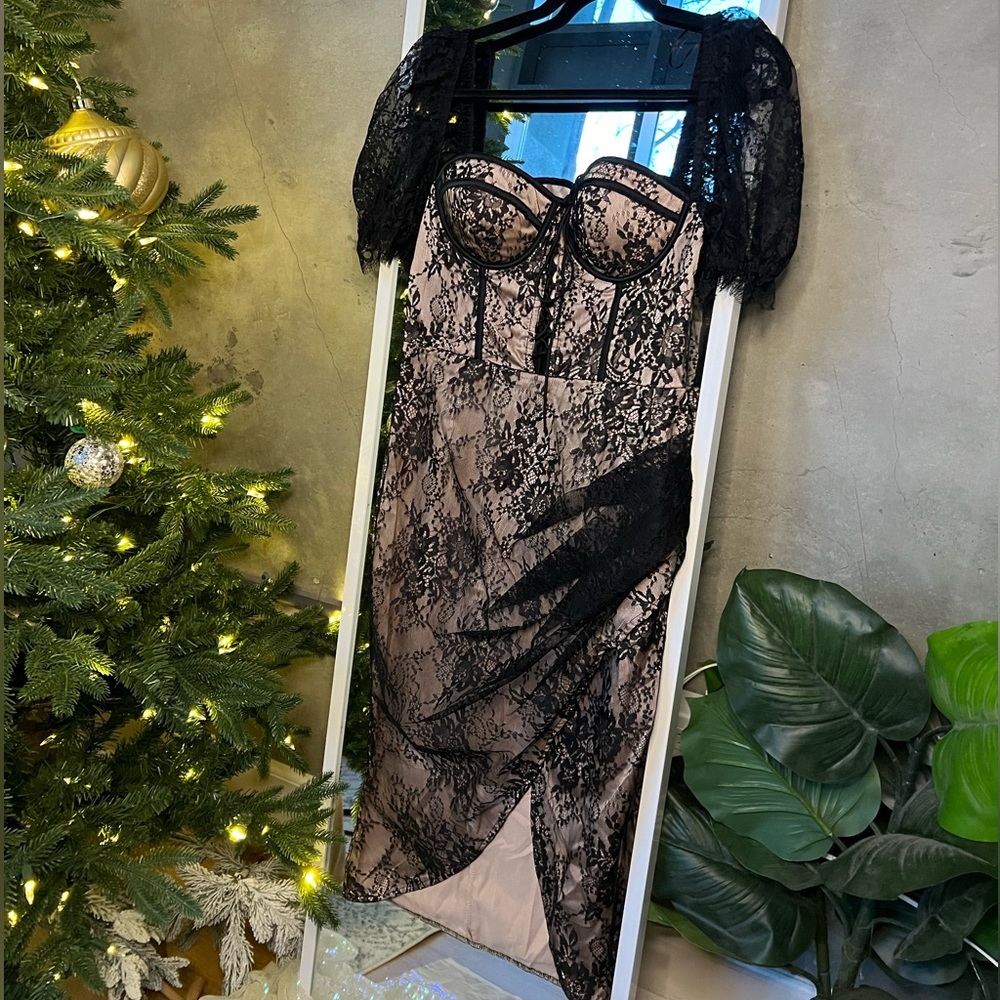 🌙 BLACK LACE MAXI DRESS !  Dinner date vibes 🌹💖✨